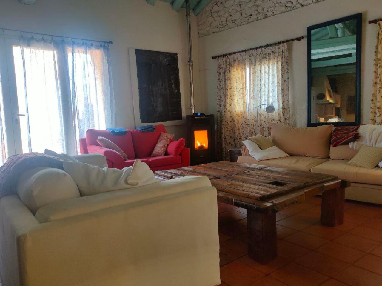 Casa Rural El Horno De La Aldegueela Torrecaballeros Luaran gambar